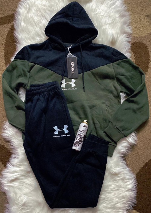 بيجامة رجالية من Under Armour